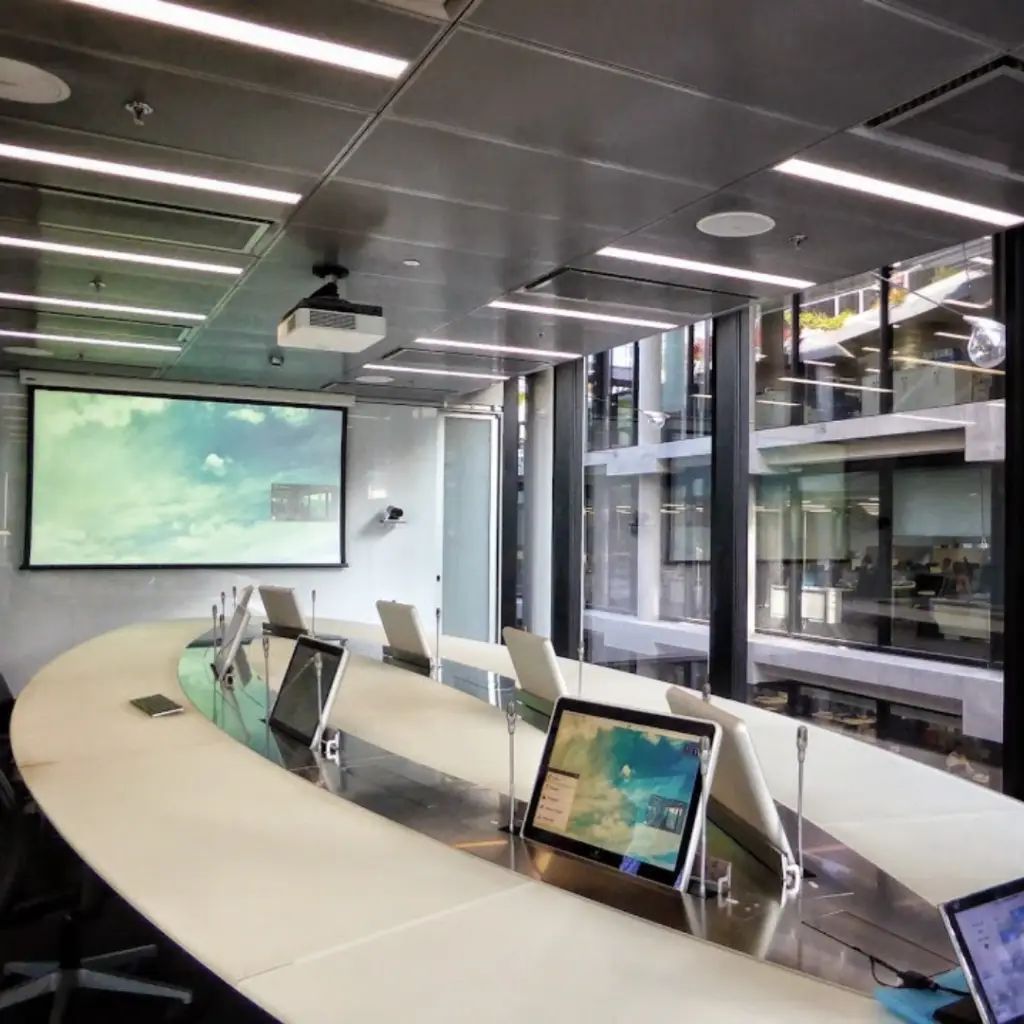 Enhancing Small Meeting Rooms with Advanced AV Tech for a More Human Connection